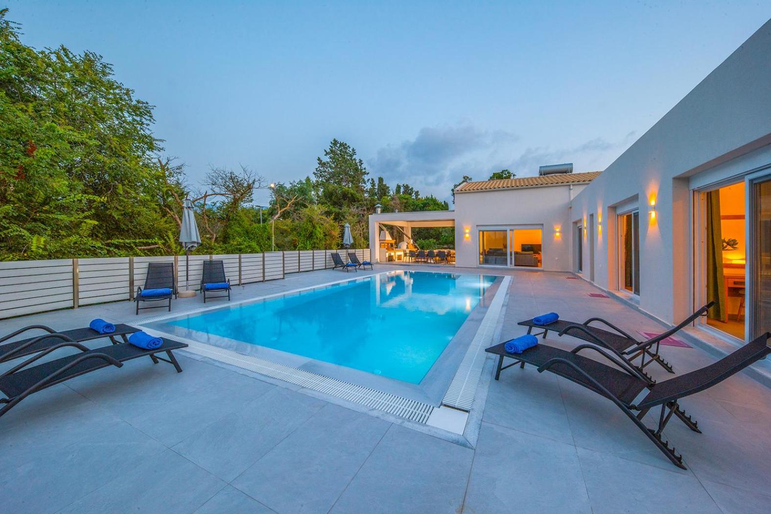 Villa Ami, Roda, Corfu: 10 Guests, Heated Pool, Private Mini Golf, Pool Table & More!! Exterior photo