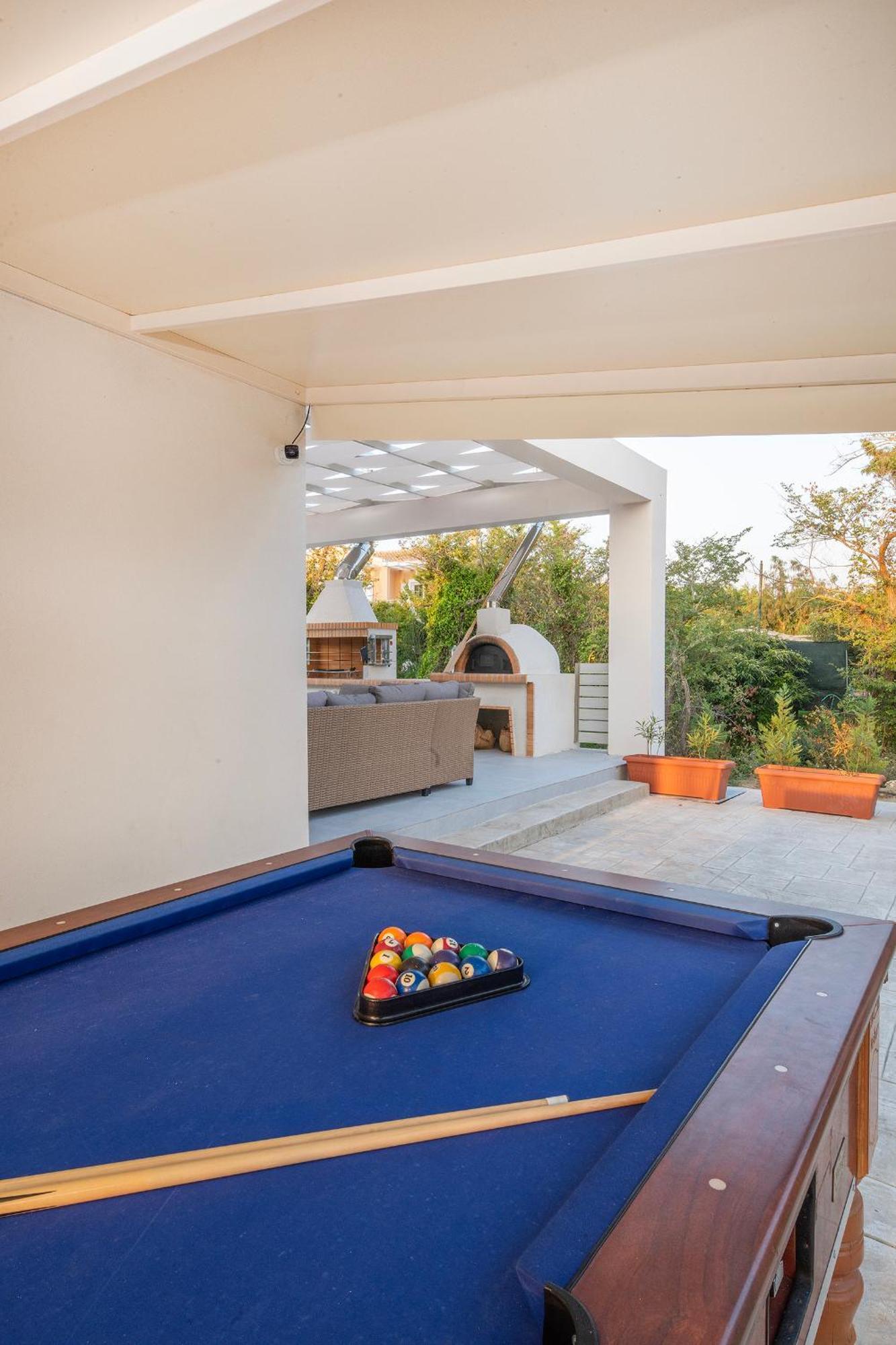 Villa Ami, Roda, Corfu: 10 Guests, Heated Pool, Private Mini Golf, Pool Table & More!! Exterior photo